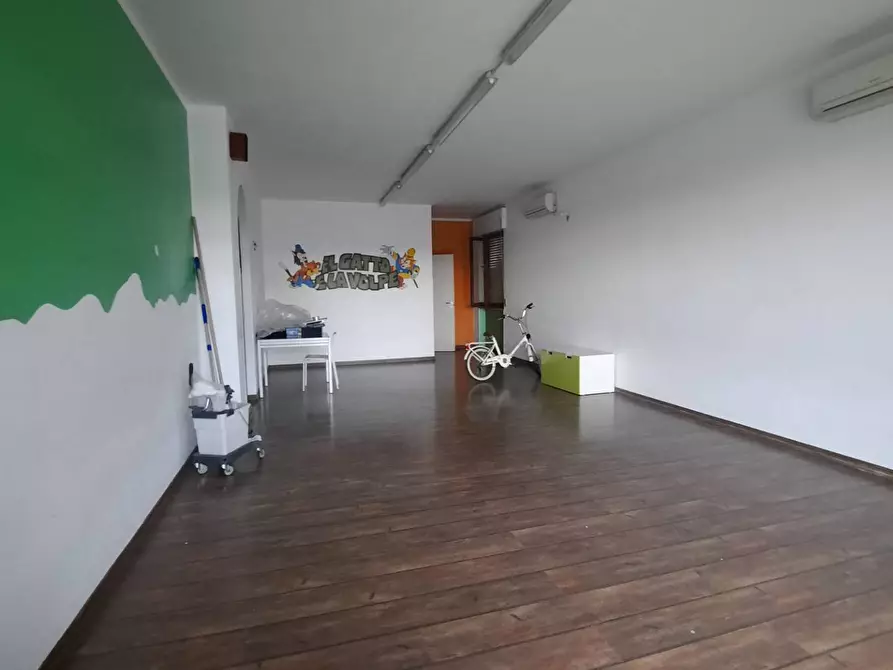 Immagine 4 di Locale commerciale in affitto  in via Fonte di Valle a Altidona