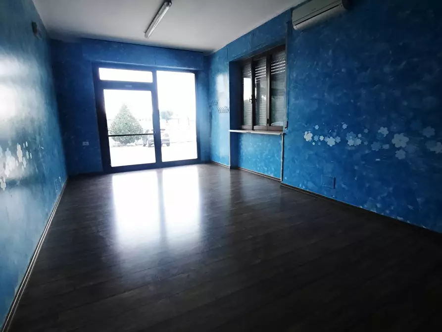 Immagine 6 di Locale commerciale in affitto  in via Fonte di Valle a Altidona