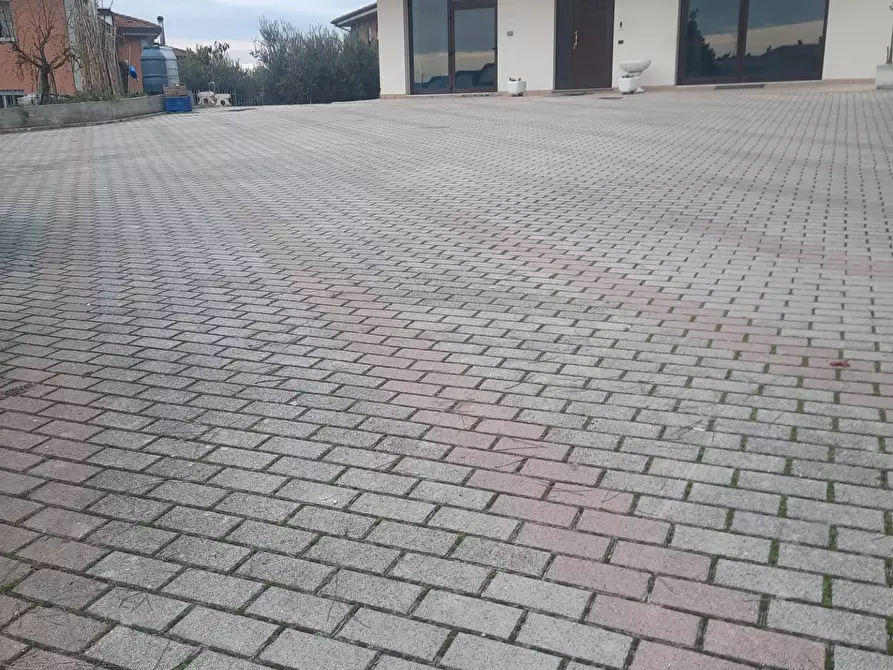 Immagine 9 di Locale commerciale in affitto  in via Fonte di Valle a Altidona