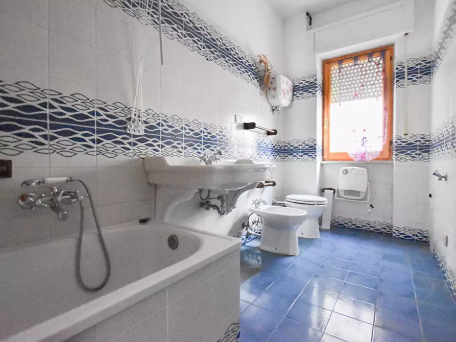 Immagine 19 di Appartamento in vendita  in Via Montale 2 a Roccafluvione