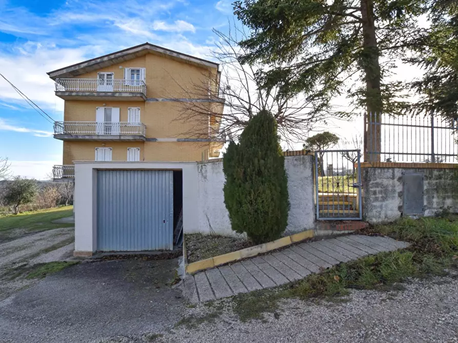 Immagine 23 di Appartamento in vendita  in Contrada Monte Radaldo 61 a Santa Vittoria In Matenano