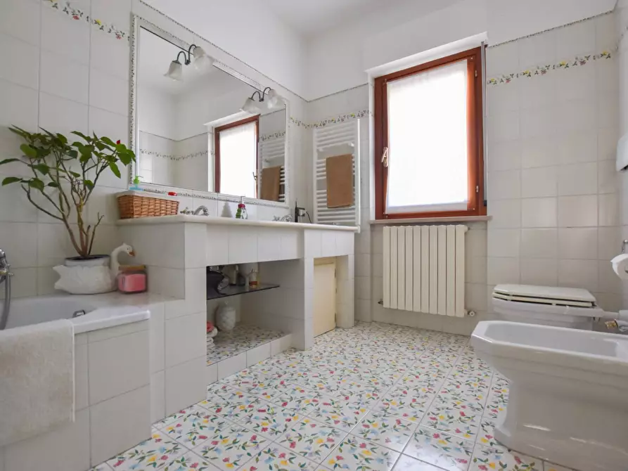 Immagine 24 di Appartamento in vendita  in Via Aldo Moro a Comunanza