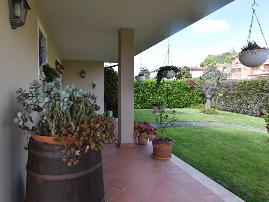 Immagine 10 di Villa in vendita  in Via Abbadia a Monterubbiano