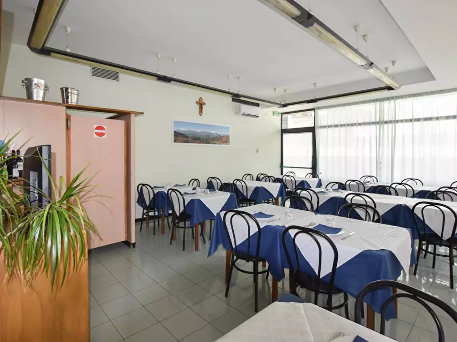 Immagine 4 di Attività commerciale in vendita  in Via Aldo Moro a Comunanza