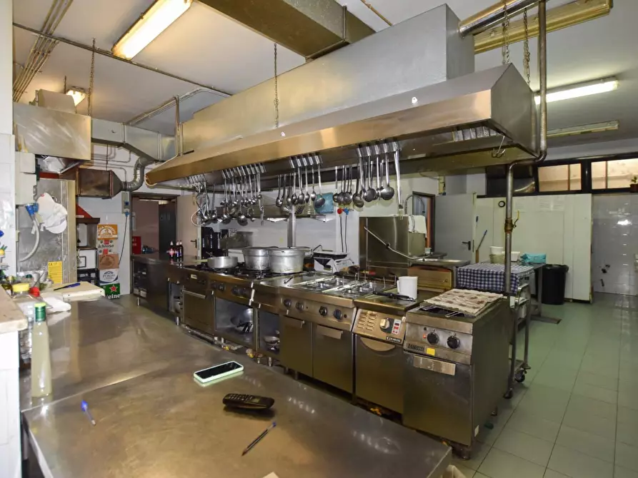 Immagine 6 di Attività commerciale in vendita  in Via Aldo Moro a Comunanza