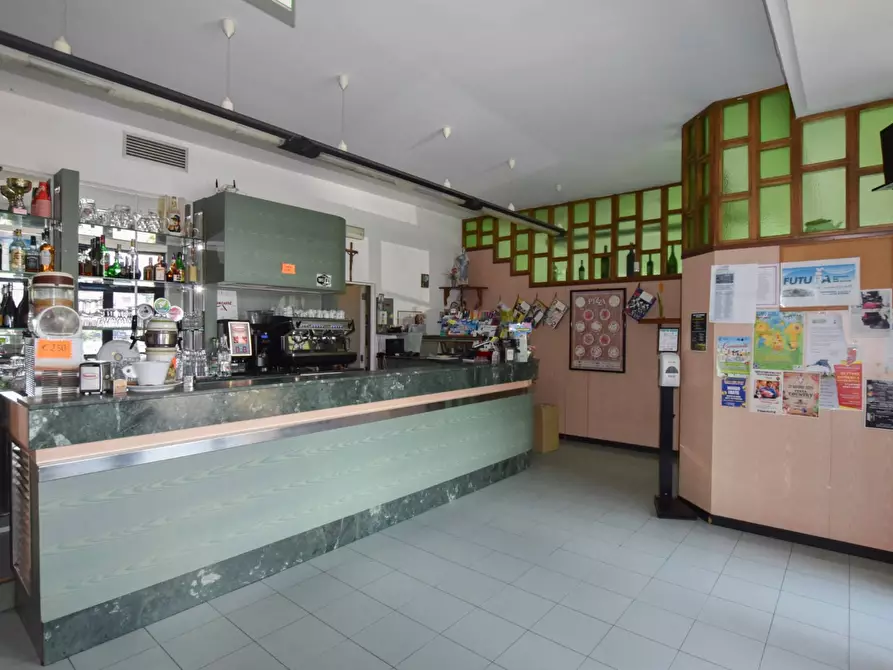 Immagine 8 di Attività commerciale in vendita  in Via Aldo Moro a Comunanza