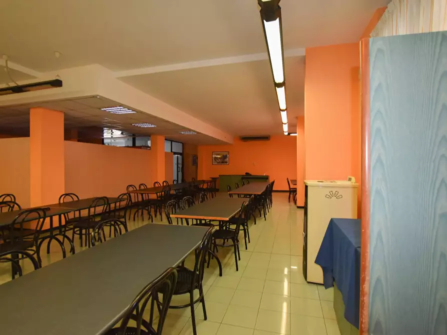 Immagine 16 di Attività commerciale in vendita  in Via Aldo Moro a Comunanza