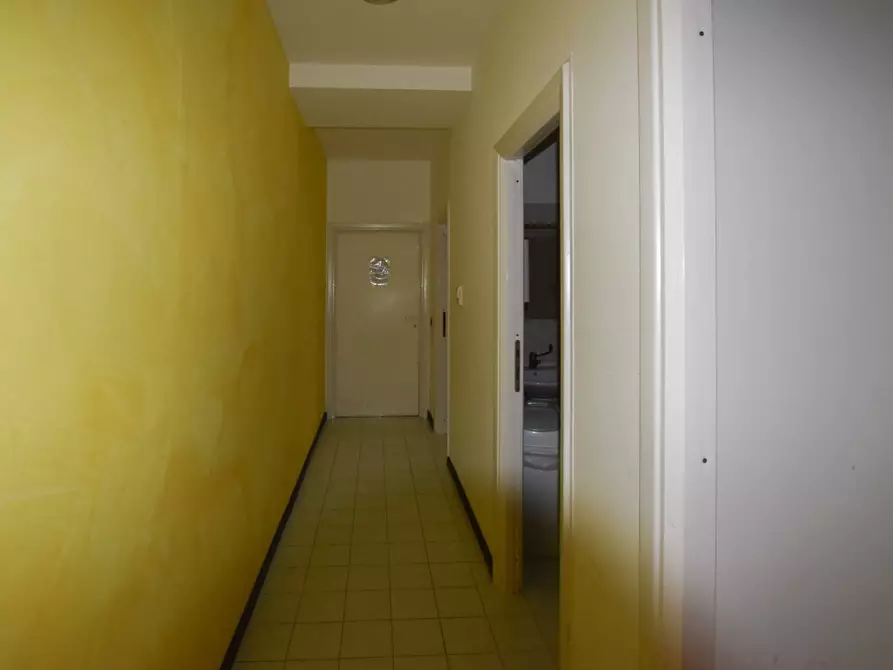 Immagine 17 di Attività commerciale in vendita  in Via Aldo Moro a Comunanza