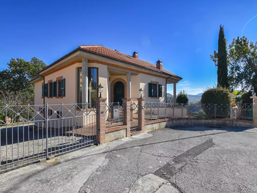 Immagine 1 di Appartamento in vendita  in Villa Rustici a Amandola