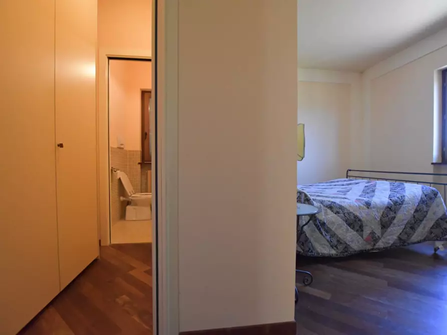 Immagine 37 di Appartamento in vendita  in Villa Rustici a Amandola