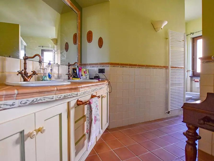 Immagine 41 di Appartamento in vendita  in Villa Rustici a Amandola