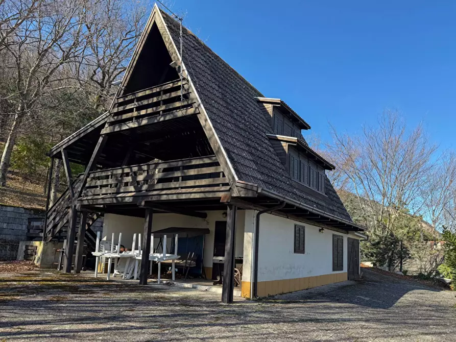 Immagine 1 di Villa in vendita  in San Liberato a San Ginesio