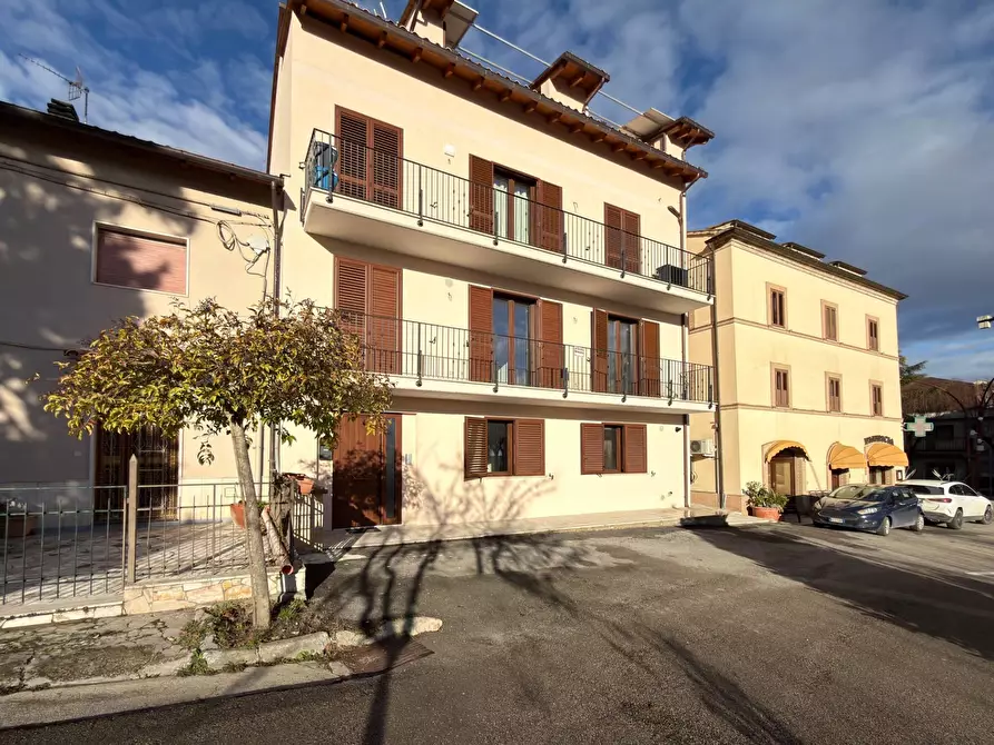 Immagine 2 di Appartamento in vendita  in VIA CICCOLINI 10 a Rotella