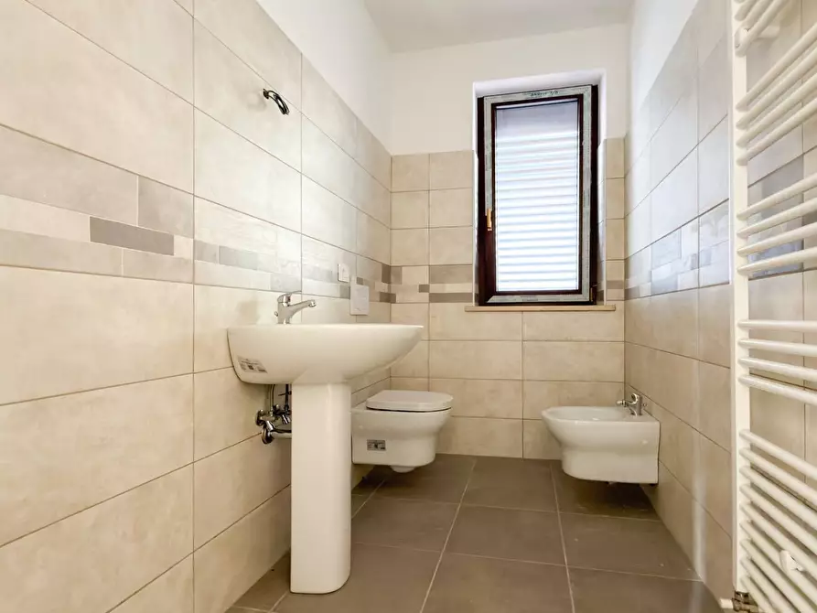 Immagine 12 di Appartamento in vendita  in VIA CICCOLINI 10 a Rotella