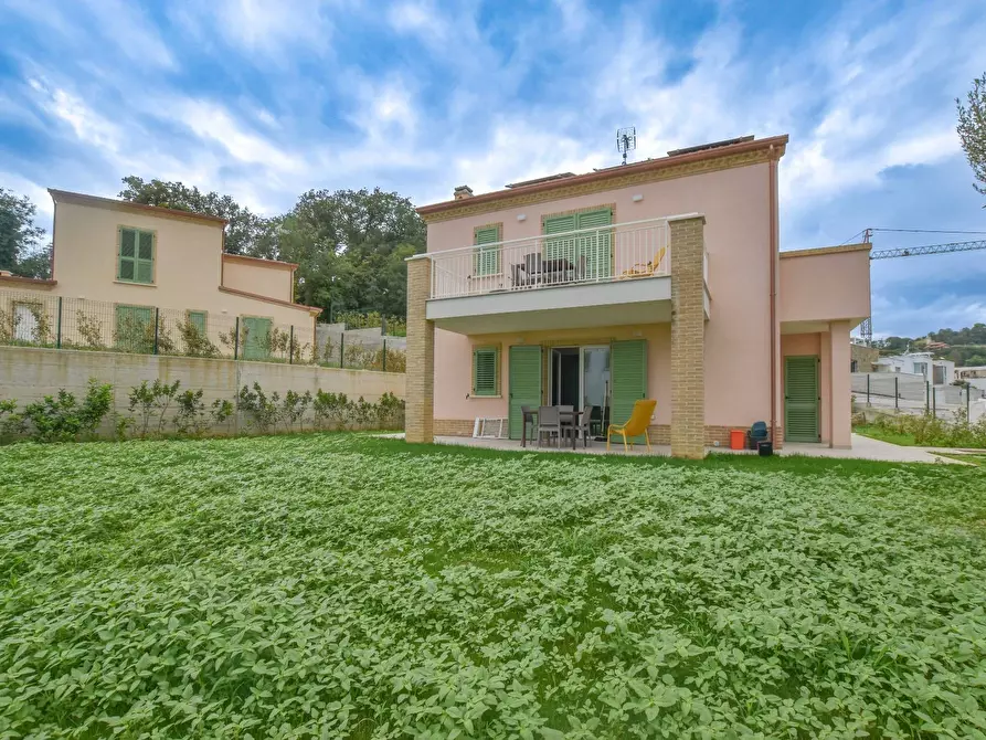 Immagine 3 di Villa in vendita  a Campofilone