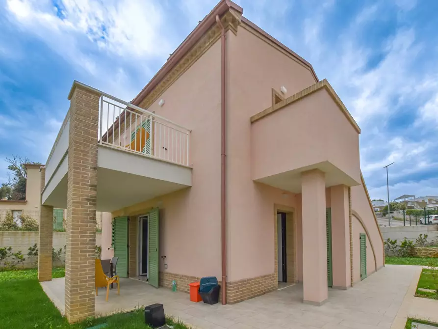 Immagine 5 di Villa in vendita  a Campofilone