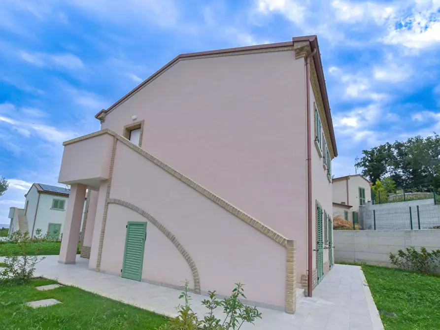 Immagine 6 di Villa in vendita  a Campofilone