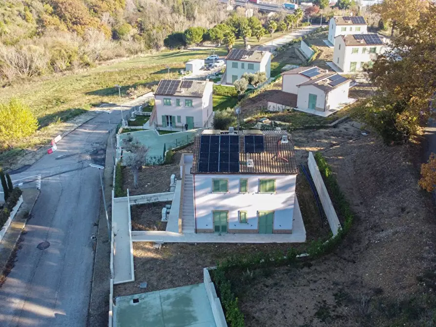 Immagine 10 di Villa in vendita  a Campofilone