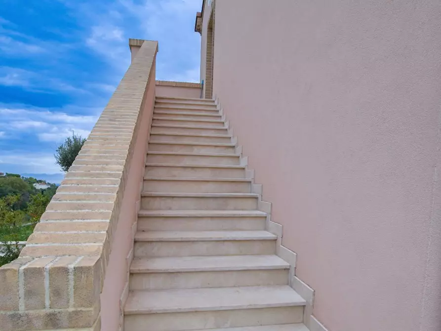 Immagine 13 di Villa in vendita  a Campofilone