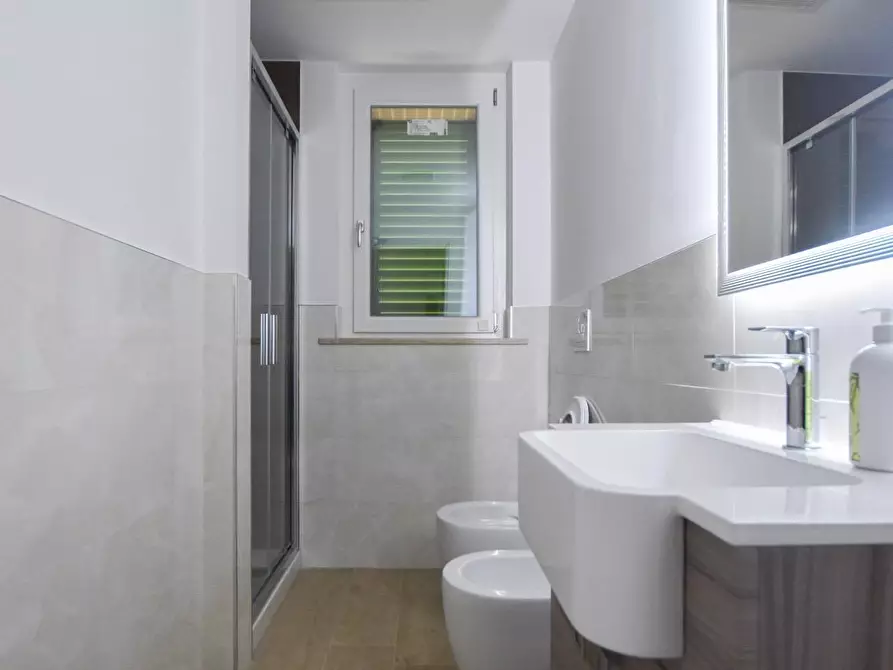 Immagine 18 di Villa in vendita  a Campofilone