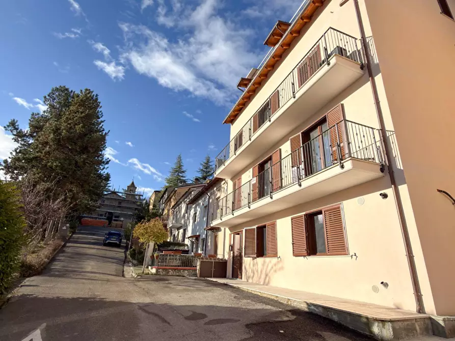 Immagine 3 di Appartamento in vendita  in VIA CICCOLINI 10 a Rotella