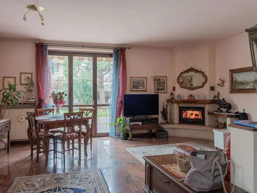 Immagine 2 di Villa in vendita  in Carlo Forlanini 15 a Busto Arsizio