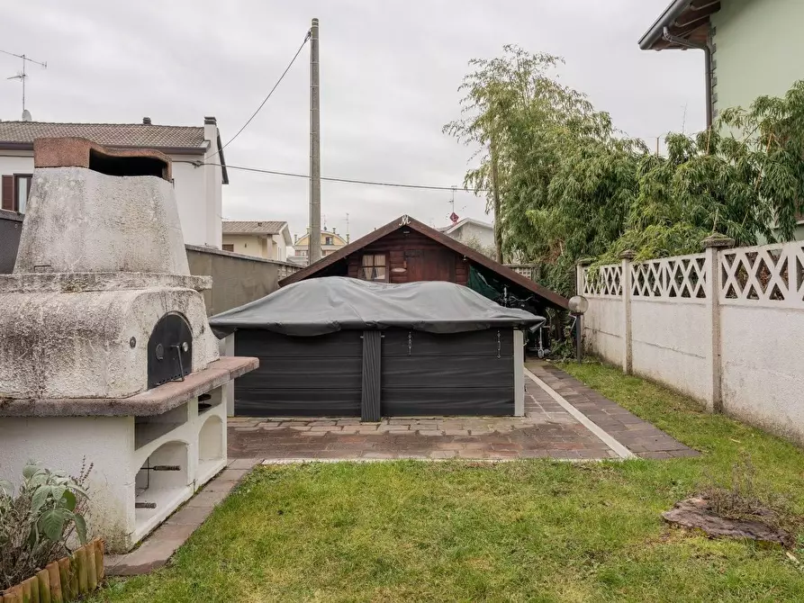 Immagine 30 di Villa in vendita  in Carlo Forlanini 15 a Busto Arsizio