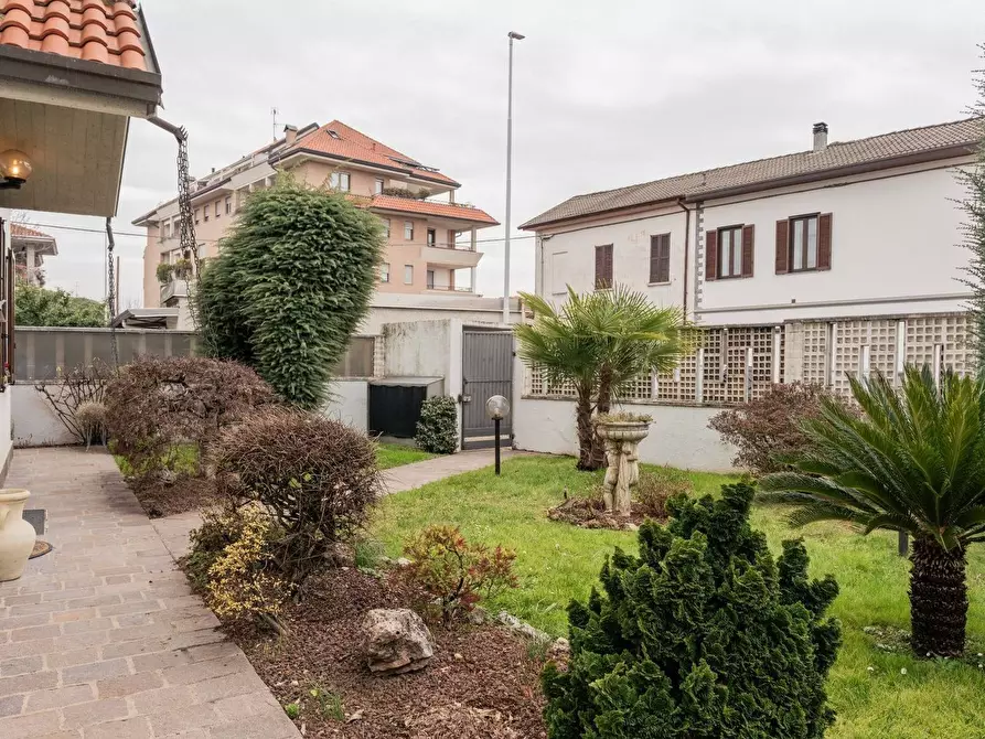 Immagine 31 di Villa in vendita  in Carlo Forlanini 15 a Busto Arsizio