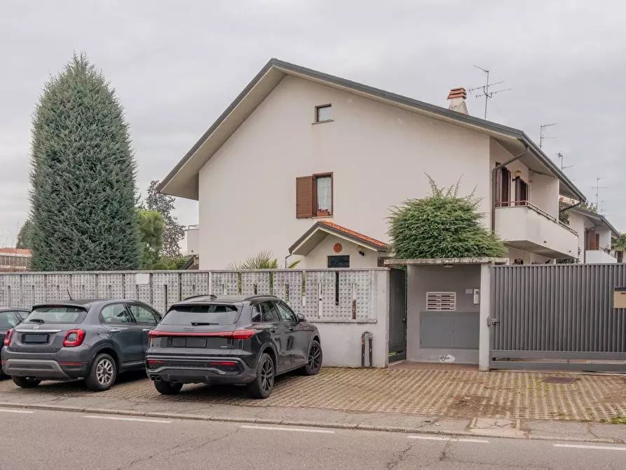 Immagine 34 di Villa in vendita  in Carlo Forlanini 15 a Busto Arsizio