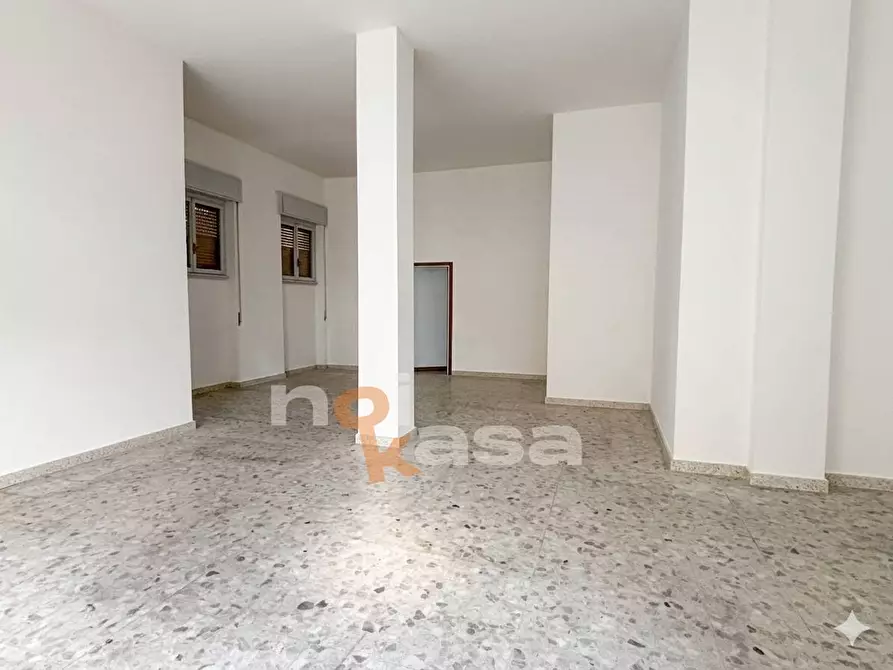 Immagine 5 di Locale commerciale in vendita  in via Genova 28 a Busto Arsizio