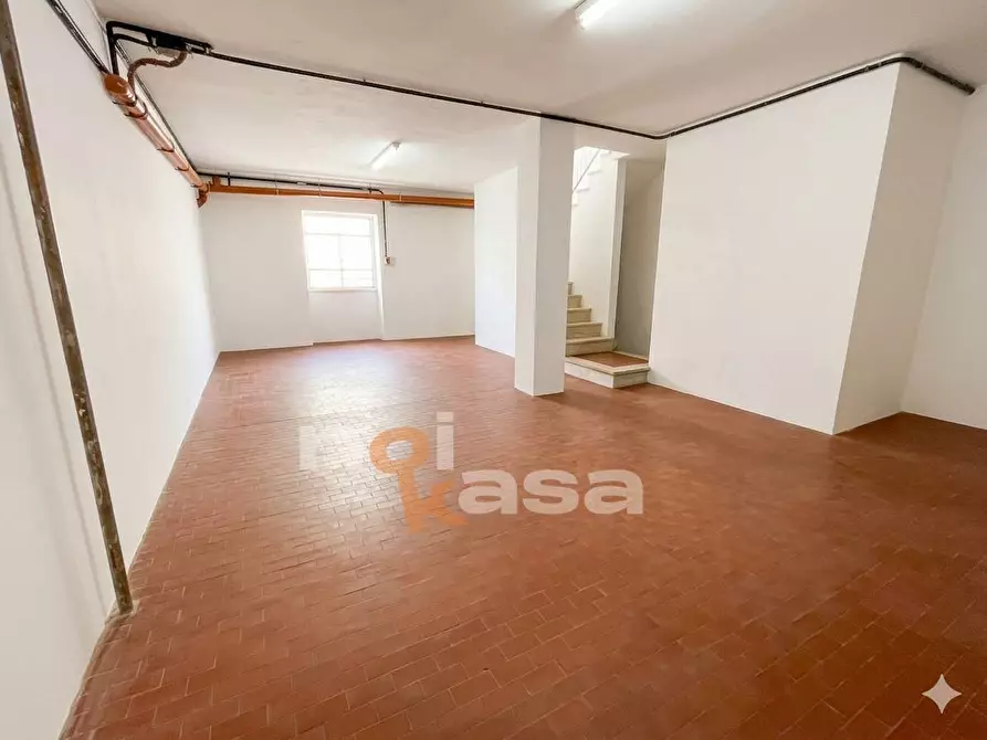 Immagine 10 di Locale commerciale in vendita  in via Genova 28 a Busto Arsizio