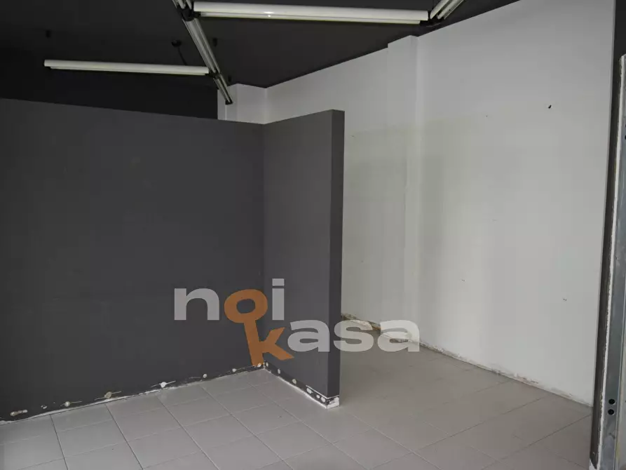 Immagine 5 di Locale commerciale in vendita  in via maino 3 a Cassano Magnago