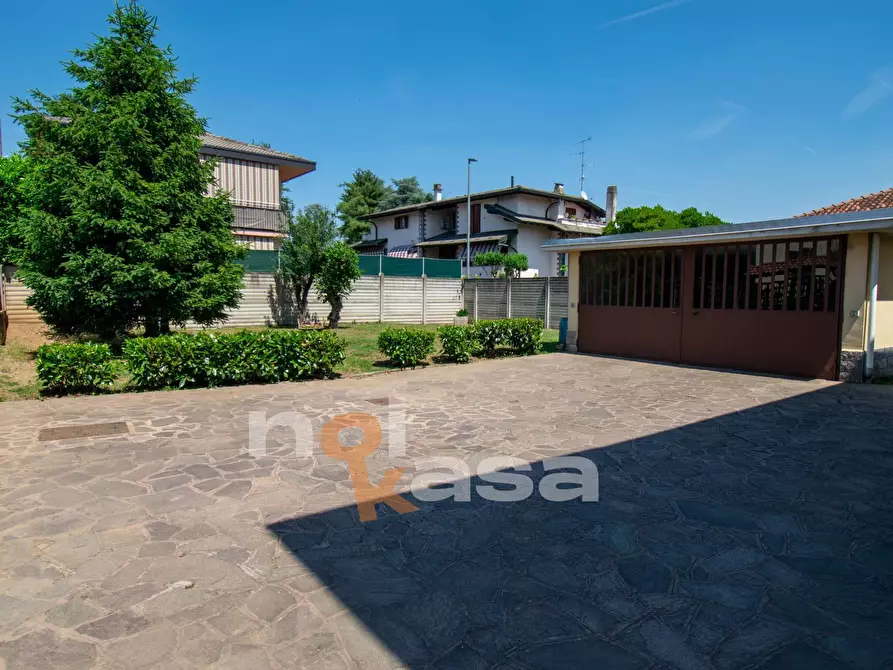 Immagine 40 di Villa in vendita  in via delle pellizzine 5 a Arconate
