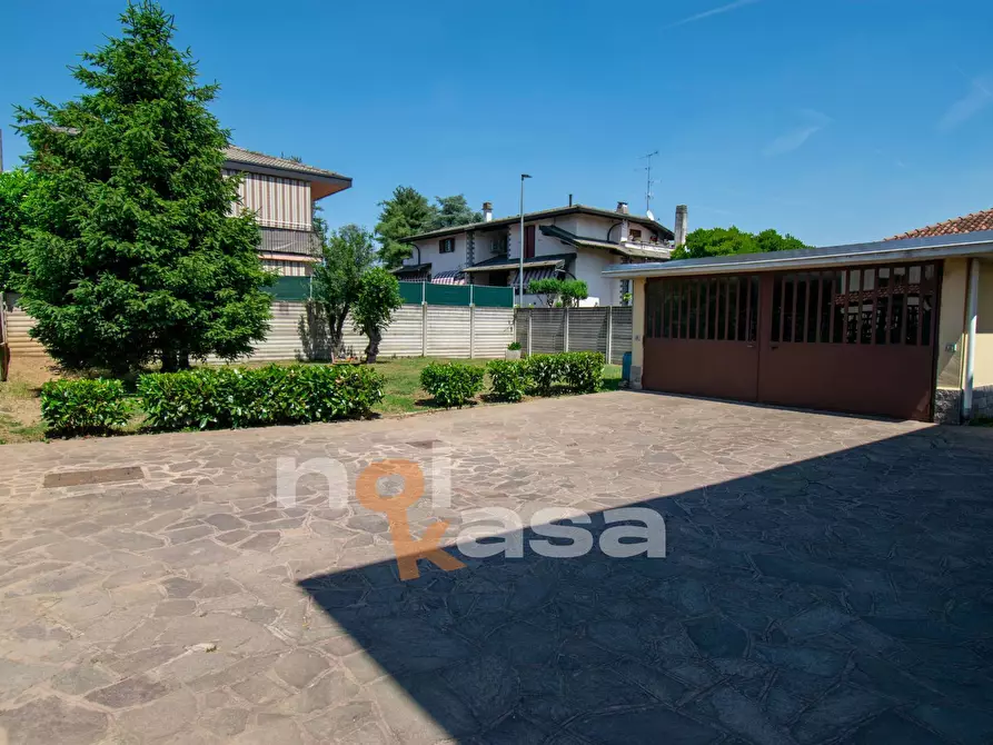 Immagine 41 di Villa in vendita  in via delle pellizzine 5 a Arconate
