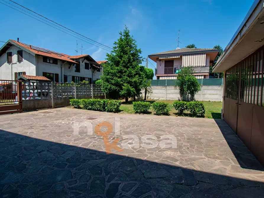 Immagine 43 di Villa in vendita  in via delle pellizzine 5 a Arconate