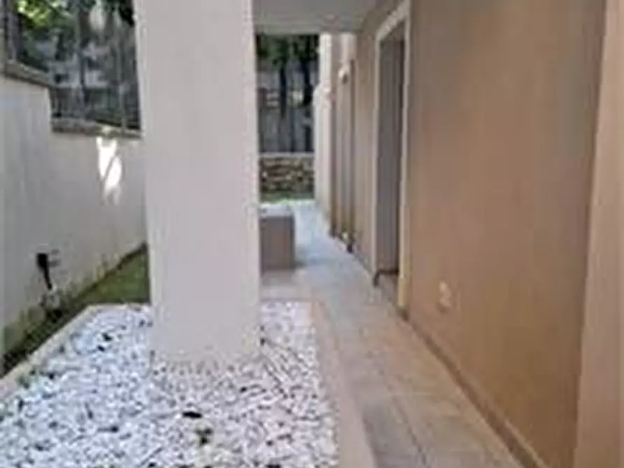 Immagine 3 di Appartamento in vendita  in Via Domenico Rossetti 84 a Trieste