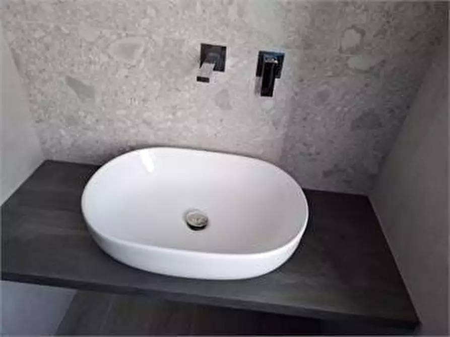 Immagine 7 di Appartamento in vendita  in Via Domenico Rossetti 84 a Trieste