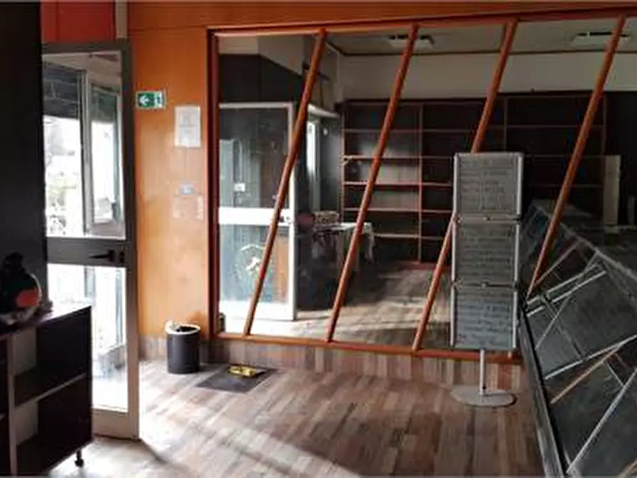 Immagine 7 di Locale commerciale   in Via Giulia 26 a Trieste