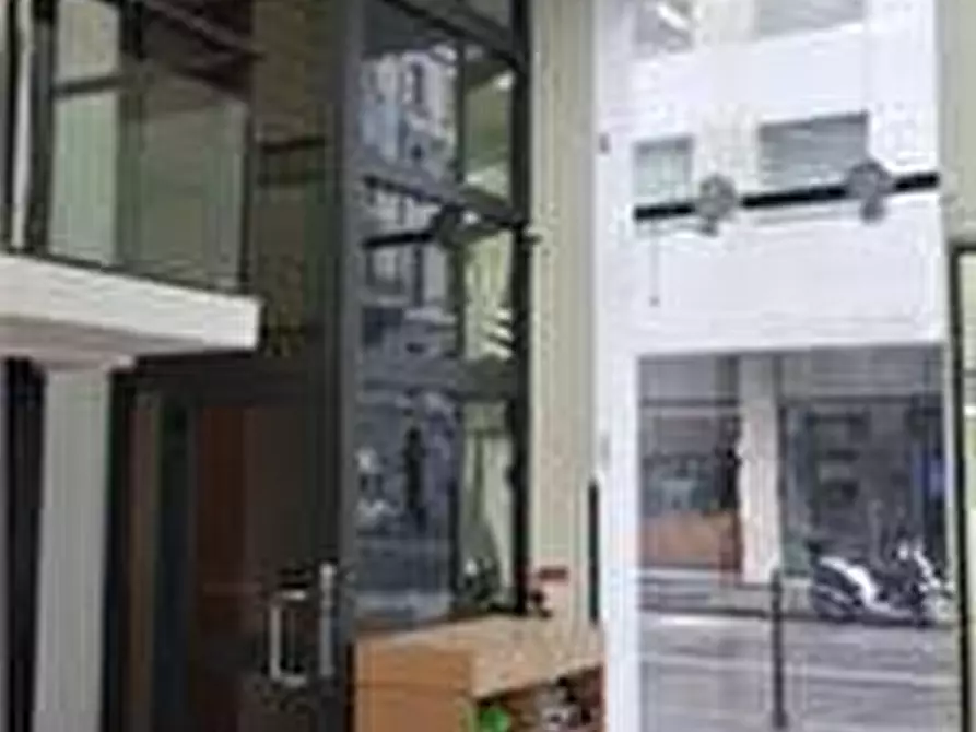 Immagine 19 di Locale commerciale in affitto  in Via Carducci a Trieste