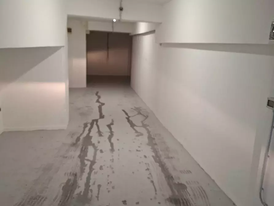 Immagine 1 di Box auto in vendita  in Via Cologna 11 a Trieste