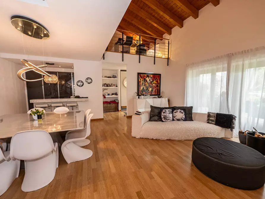 Immagine 25 di Villa in vendita  in Duino Aurisina a Duino-Aurisina