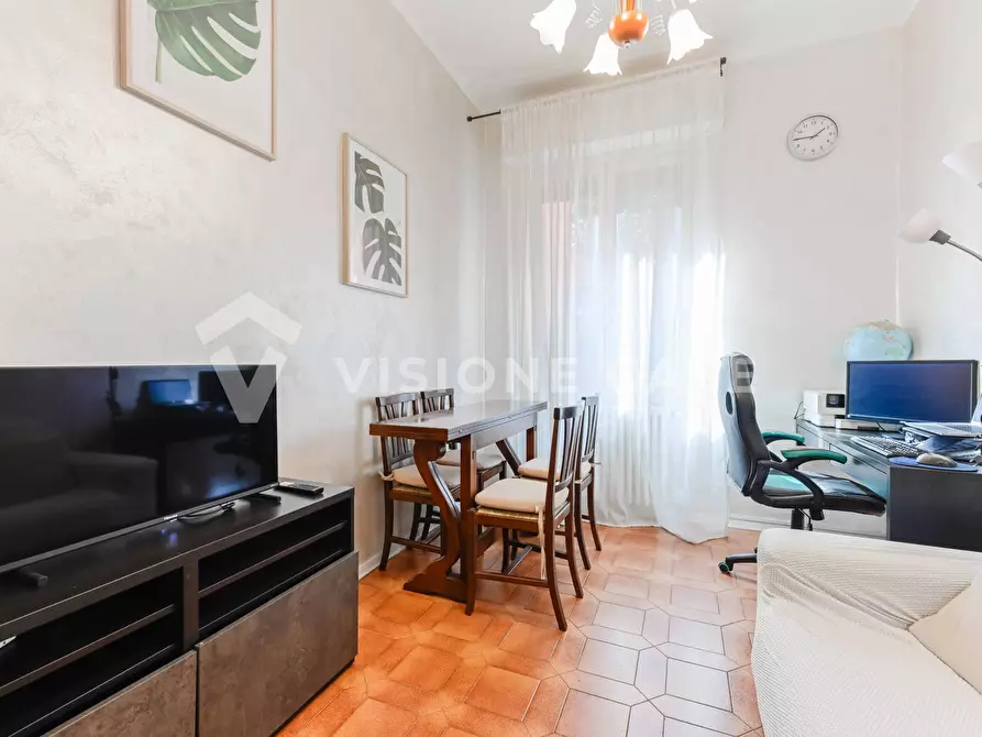 Immagine 3 di Appartamento in vendita  in Via Rho 3 a Milano
