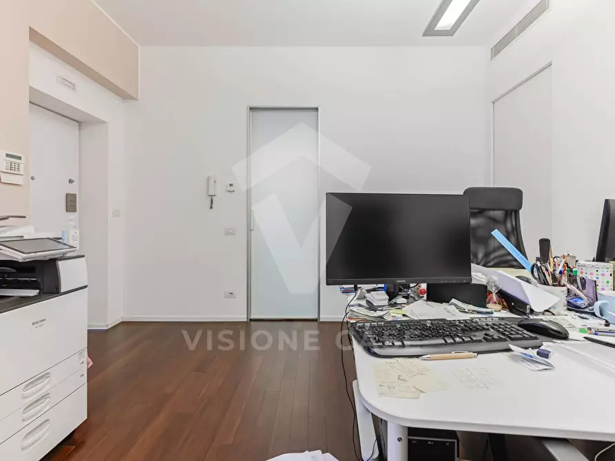 Immagine 11 di Ufficio in vendita  in Via Dante Alighieri 6 a Opera