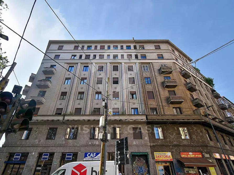 Immagine 4 di Locale commerciale in affitto  in Viale Lunigiana 3 a Milano