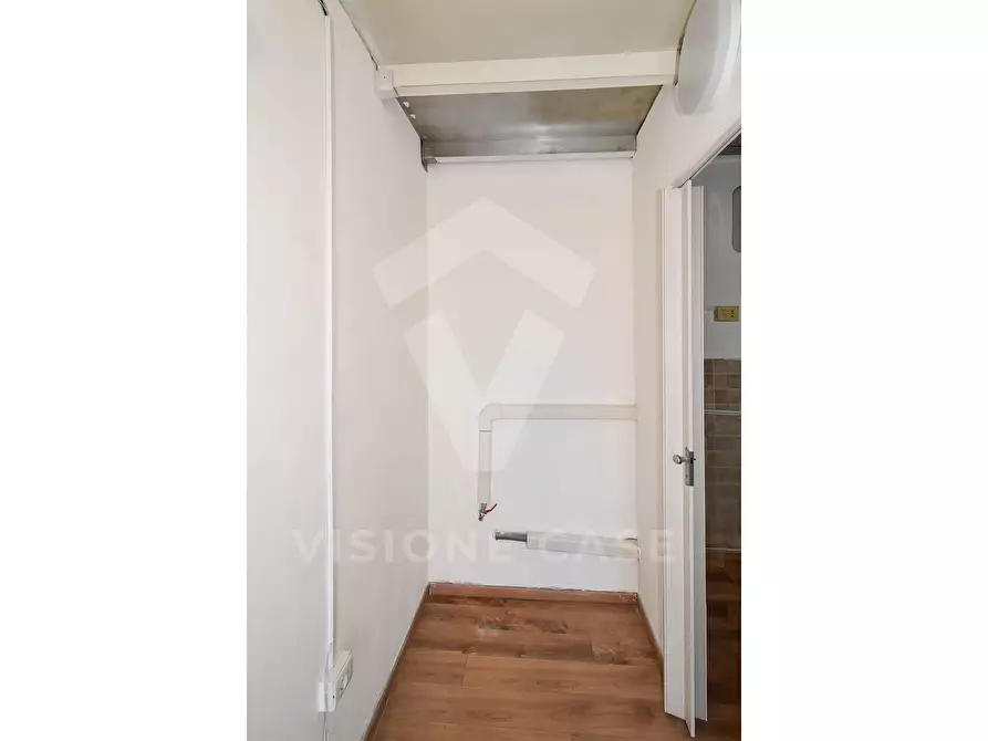 Immagine 12 di Locale commerciale in affitto  in Viale Lunigiana 3 a Milano