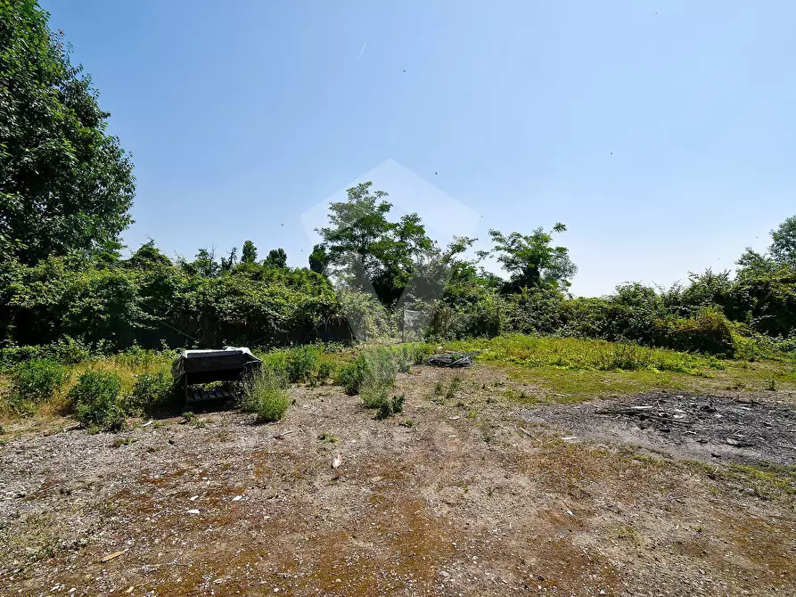 Immagine 15 di Terreno agricolo in vendita  in Via Cascina Pizzabrasa a Pieve Emanuele
