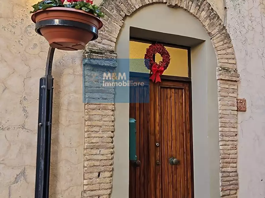 Immagine 1 di Palazzo in vendita  in Via A. Sacchi 6 a Nettuno