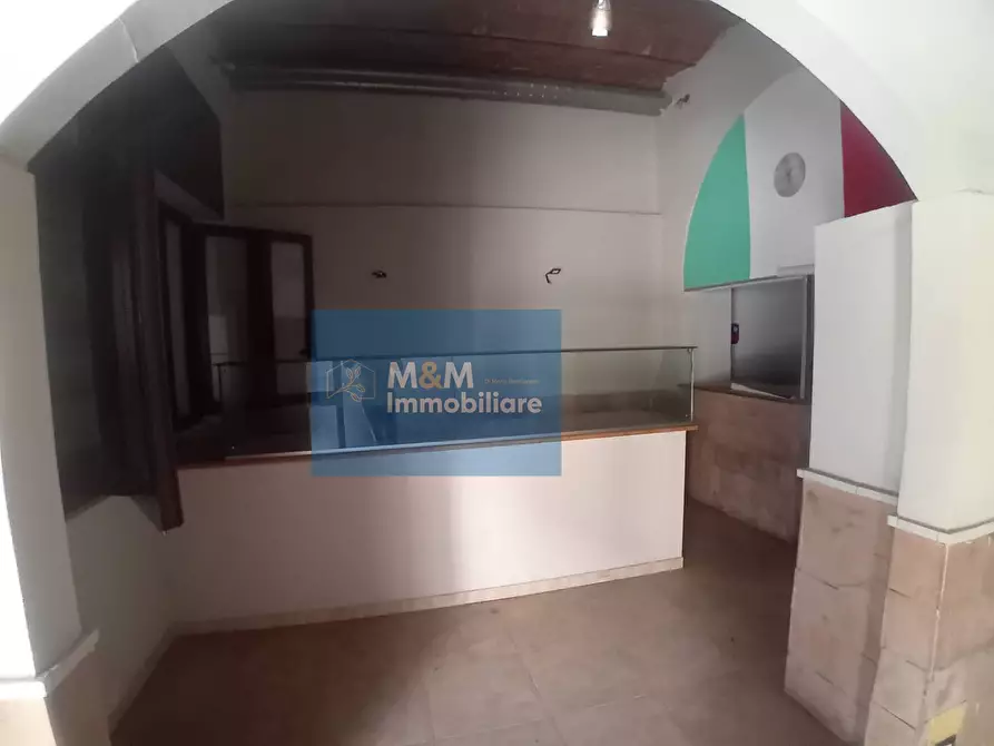 Immagine 12 di Negozio in vendita  a Nettuno