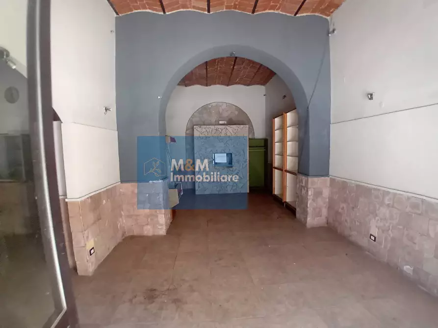 Immagine 3 di Negozio in vendita  a Nettuno