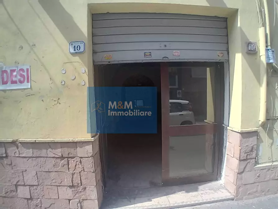 Immagine 15 di Negozio in vendita  a Nettuno